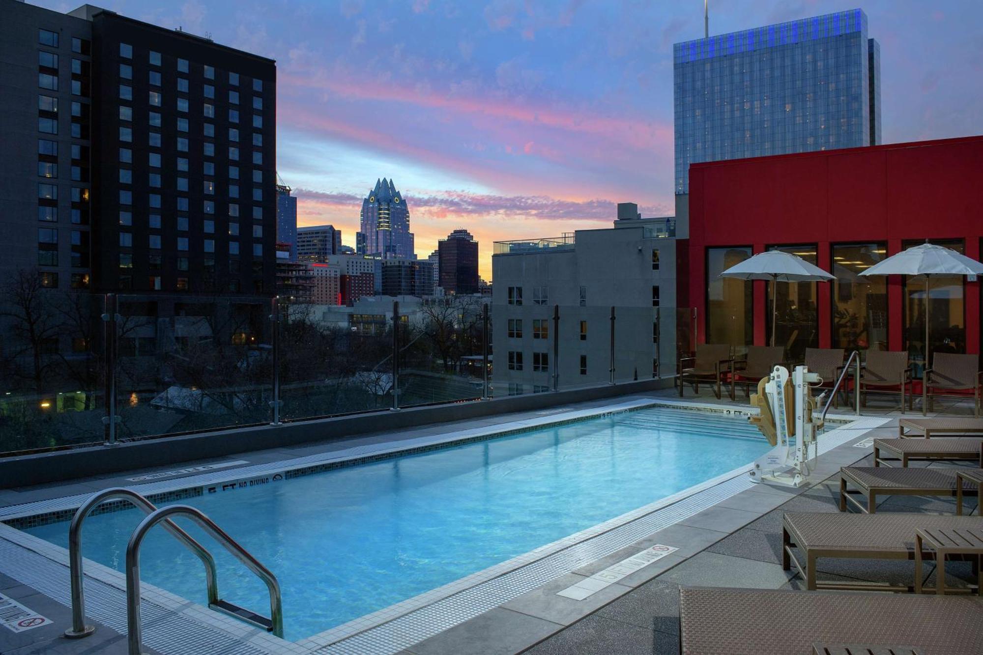 Homewood Suites By Hilton Austin Downtown Exterior photo
